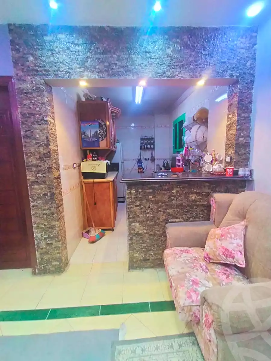 https://aqarmap.com.eg/ar/listing/7193056-for-sale-cairo-helwan-helwan-el-sharkeya-heidar-st
