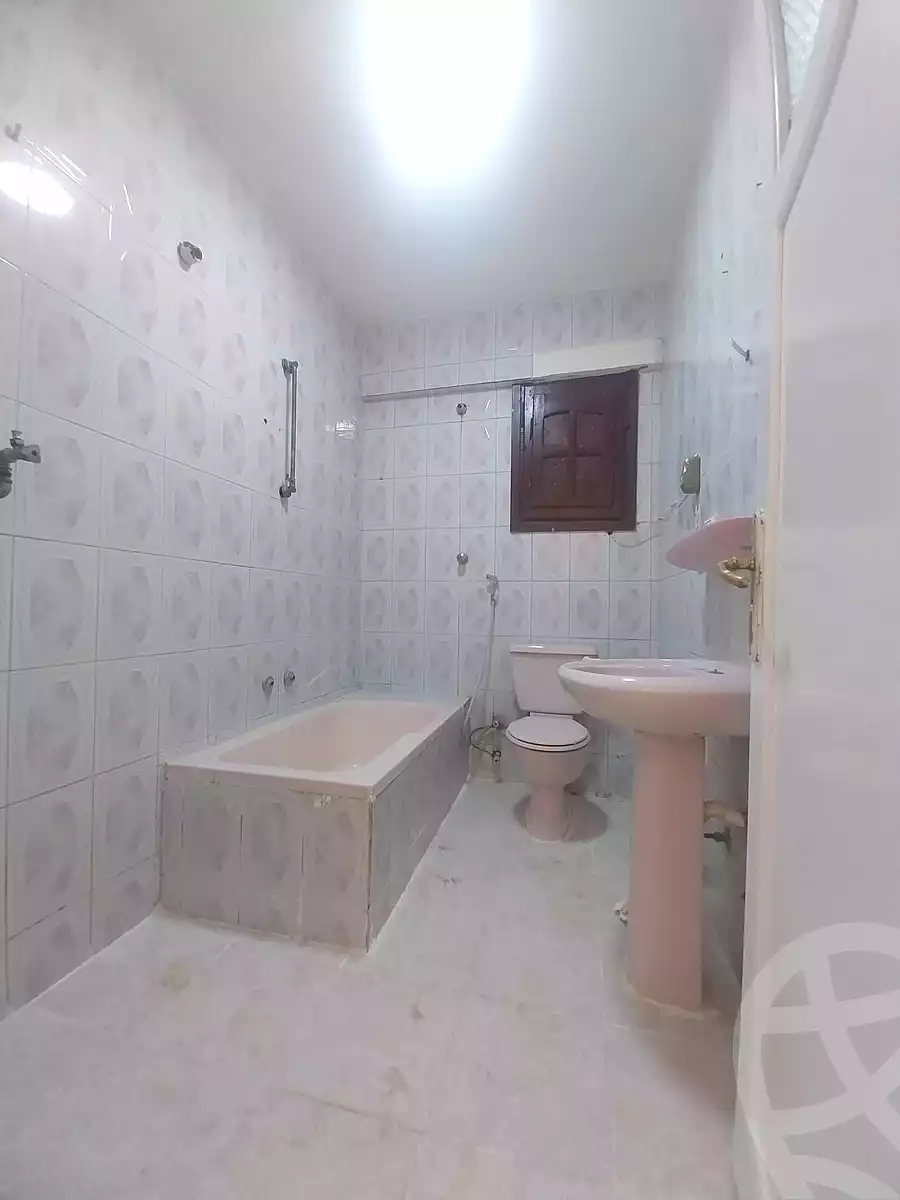 https://aqarmap.com.eg/en/listing/7194079-for-sale-alexandria-al-agamy-shataa-el-nakheel