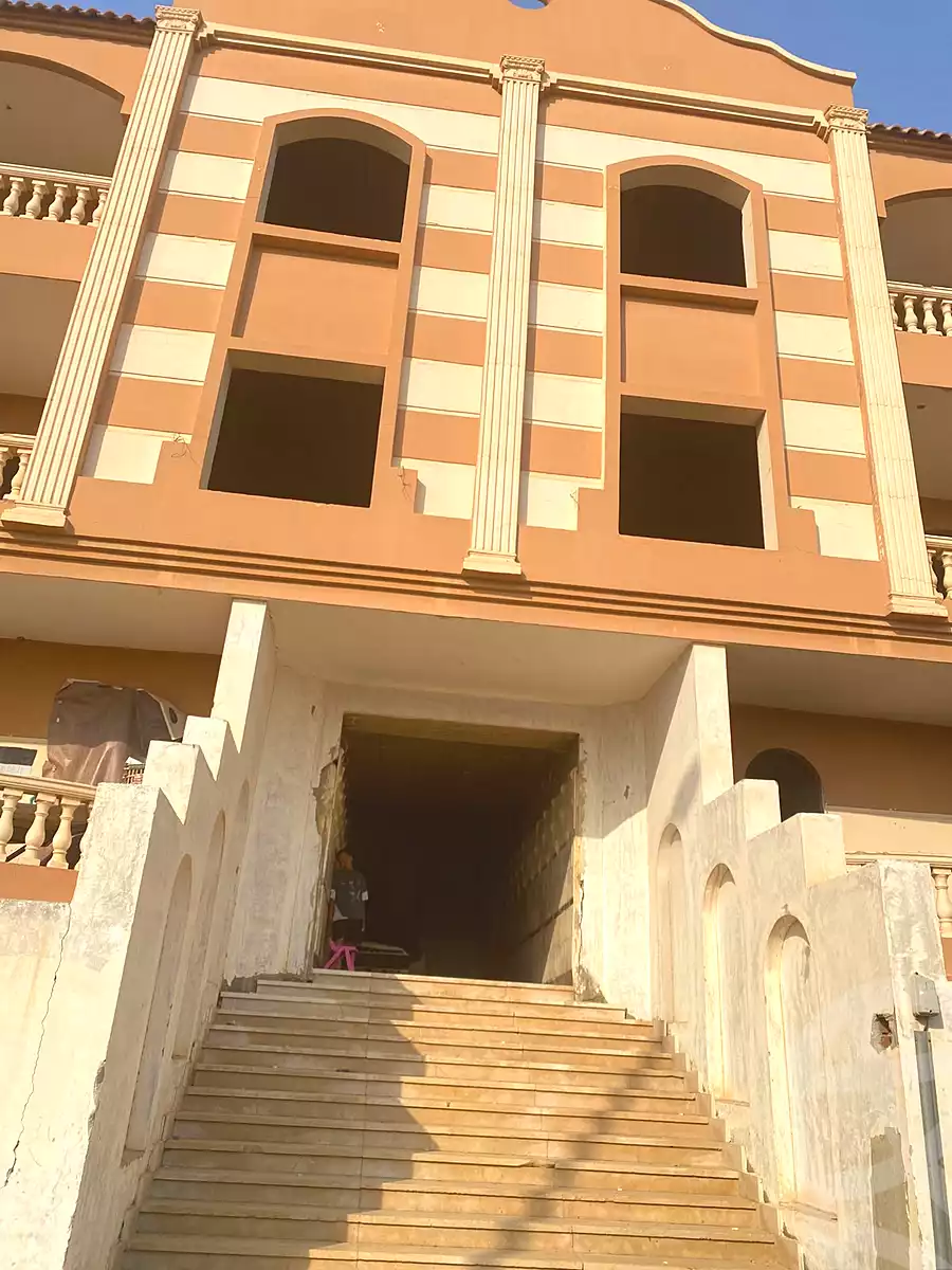 https://aqarmap.com.eg/ar/listing/7194808-for-sale-cairo-el-sheikh-zayed-city-el-hay-elthamen-lhkm