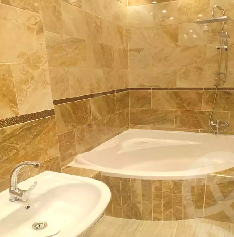 https://aqarmap.com.eg/ar/listing/7195425-for-sale-cairo-new-cairo-el-ahyaa-third-neighborhood-street-1