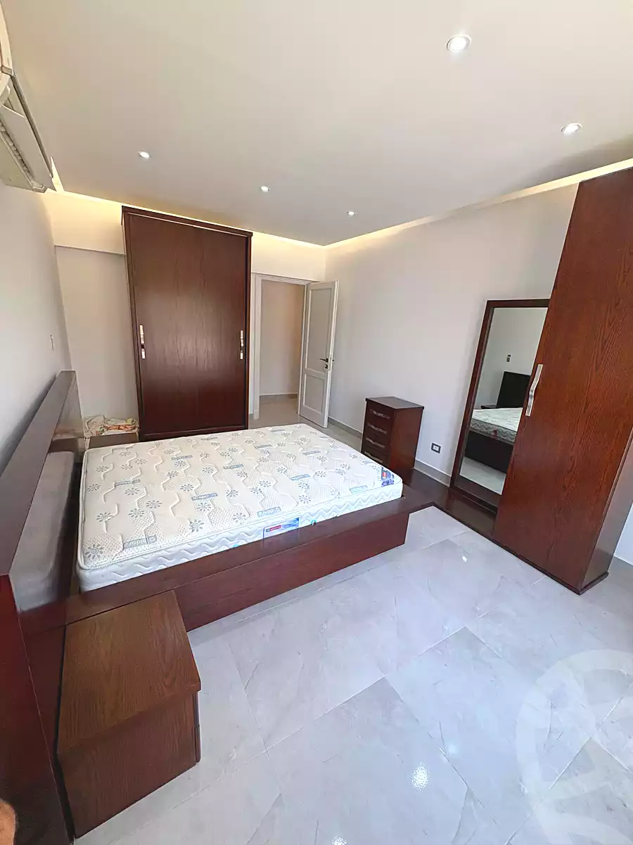 https://aqarmap.com.eg/ar/listing/7196801-for-sale-cairo-new-cairo-lrhb-city-phase-2-amr-ibn-el-aas-st