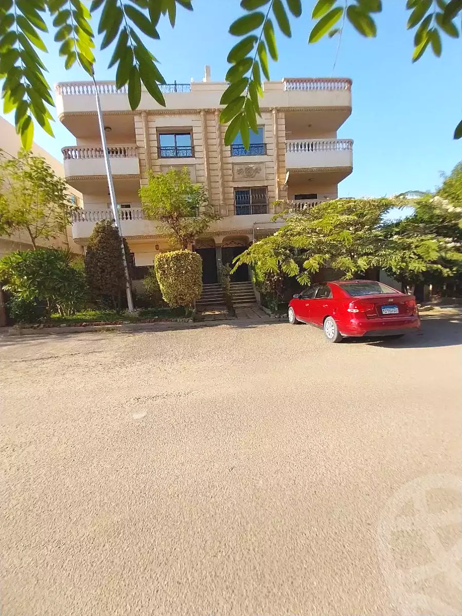 https://aqarmap.com.eg/ar/listing/7196883-for-sale-cairo-new-cairo-el-ahyaa-first-neighborhood-street-1