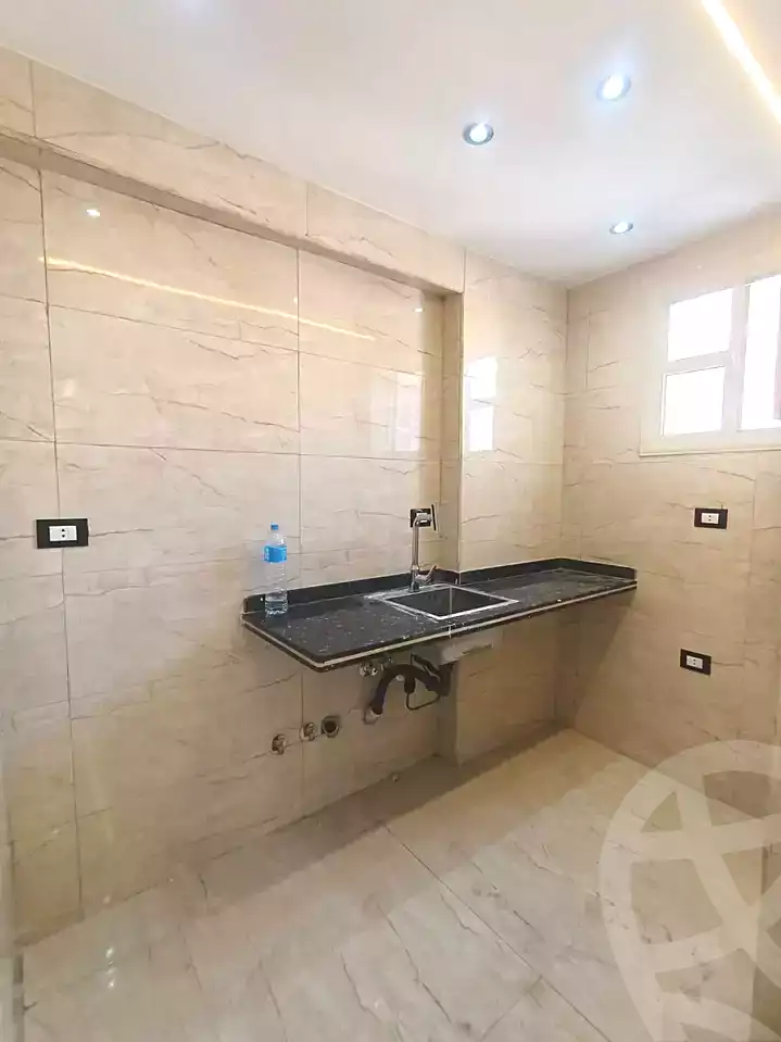 https://aqarmap.com.eg/ar/listing/7197093-for-sale-alexandria-al-agamy-bw-ywsf