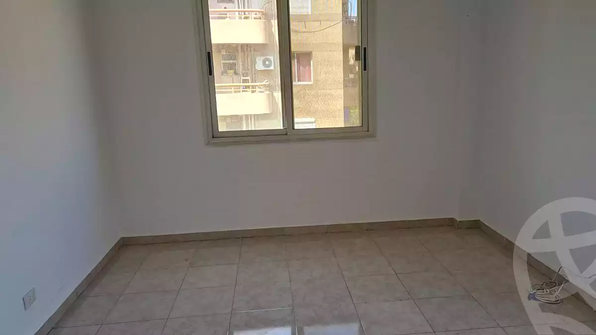 https://aqarmap.com.eg/ar/listing/7197684-for-sale-cairo-new-cairo-lrhb-city-phase-2-abou-bakr-el-sedeek-st
