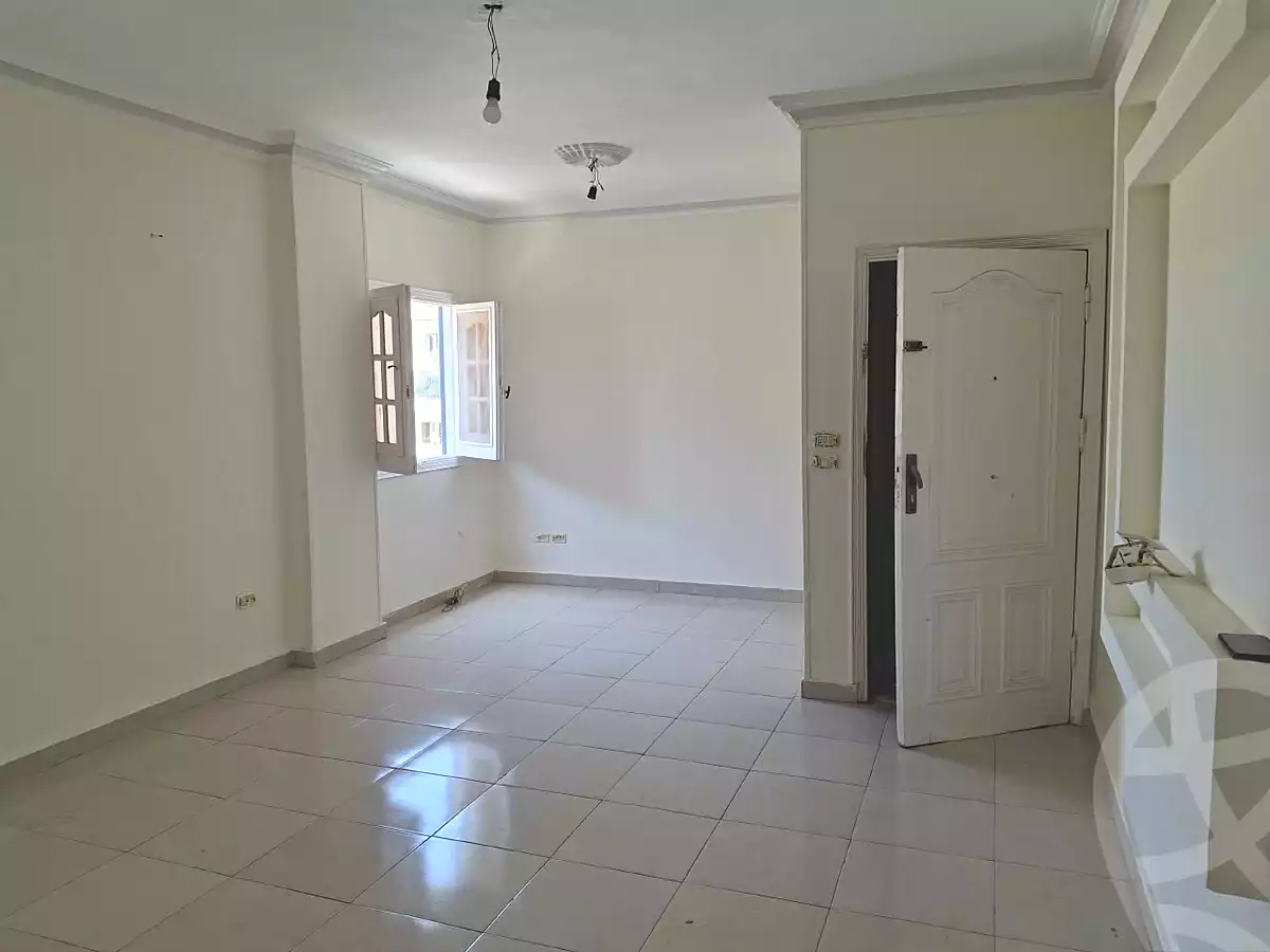 https://aqarmap.com.eg/ar/listing/7198669-for-sale-cairo-6th-of-october-el-ahyaa-neighborhood-3rd-al-hay-al-thalith-st