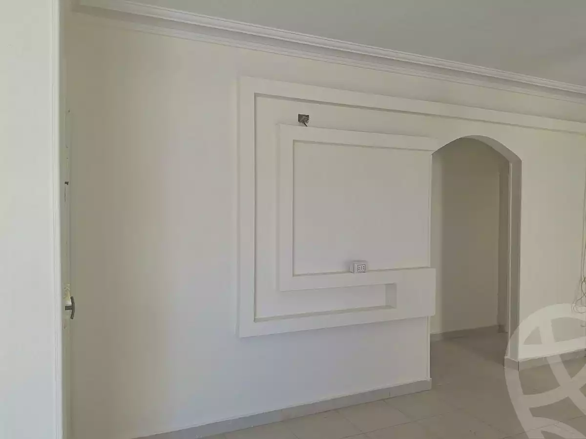 https://aqarmap.com.eg/ar/listing/7198669-for-sale-cairo-6th-of-october-el-ahyaa-neighborhood-3rd-al-hay-al-thalith-st
