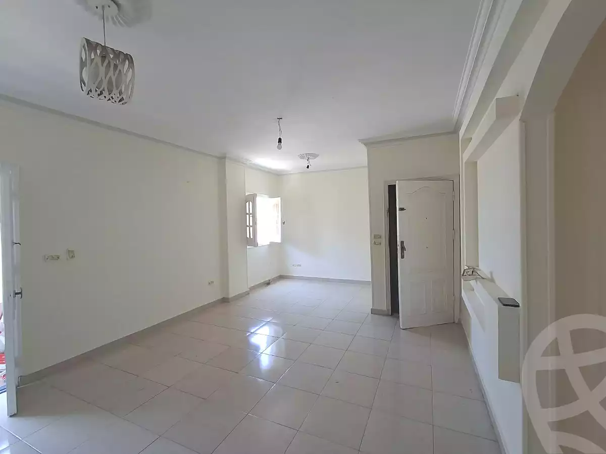 https://aqarmap.com.eg/ar/listing/7198669-for-sale-cairo-6th-of-october-el-ahyaa-neighborhood-3rd-al-hay-al-thalith-st
