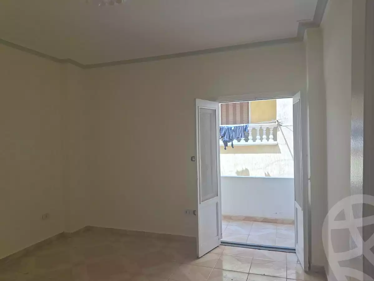 https://aqarmap.com.eg/ar/listing/7198669-for-sale-cairo-6th-of-october-el-ahyaa-neighborhood-3rd-al-hay-al-thalith-st