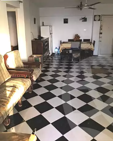 https://aqarmap.com.eg/ar/listing/7198888-for-rent-alexandria-al-agamy-el-hanouvel-el-zahraa-city-st