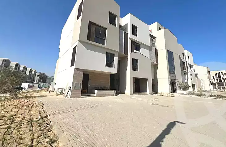 https://aqarmap.com.eg/en/listing/7198945-for-sale-cairo-el-sheikh-zayed-city-compounds-beverly-hills