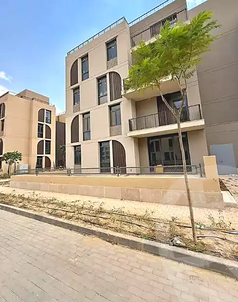 https://aqarmap.com.eg/en/listing/7198945-for-sale-cairo-el-sheikh-zayed-city-compounds-beverly-hills