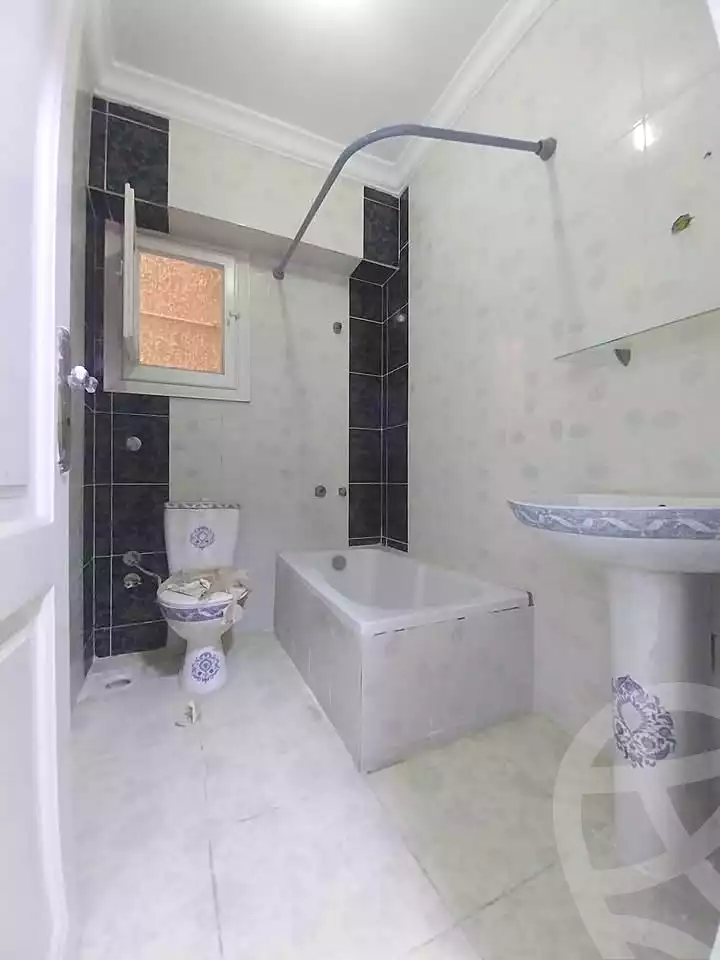 https://aqarmap.com.eg/ar/listing/7200087-for-sale-alexandria-al-agamy-shataa-el-nakheel