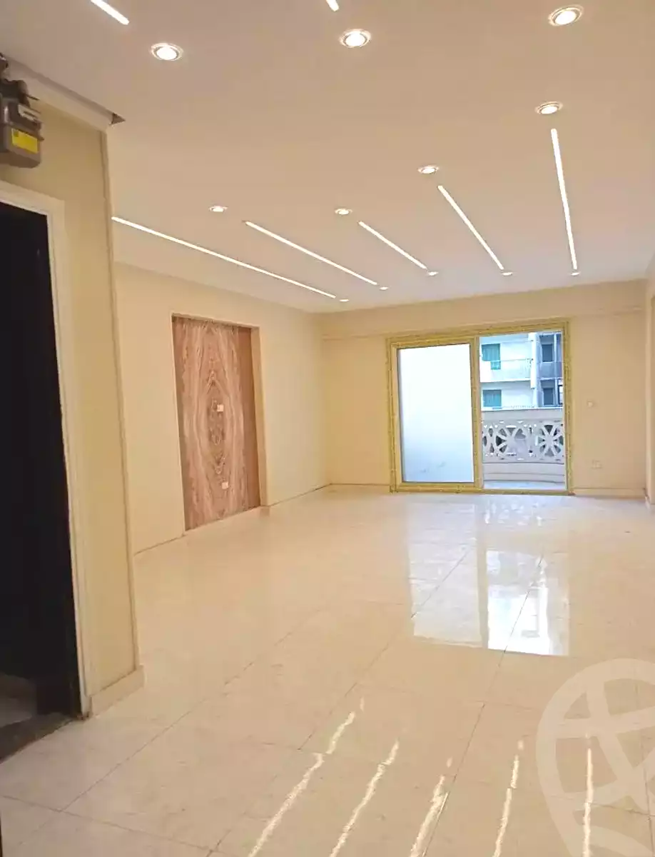 https://aqarmap.com.eg/ar/listing/7201229-for-sale-alexandria-sydy-bshr-sydy-bshr-bhry-gamal-abd-el-nasir-st