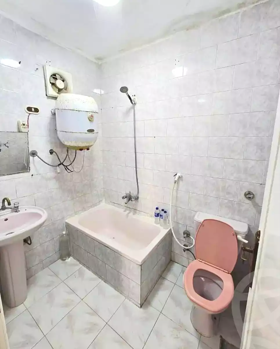 https://aqarmap.com.eg/ar/listing/7201380-for-sale-alexandria-al-agamy-shataa-el-nakheel