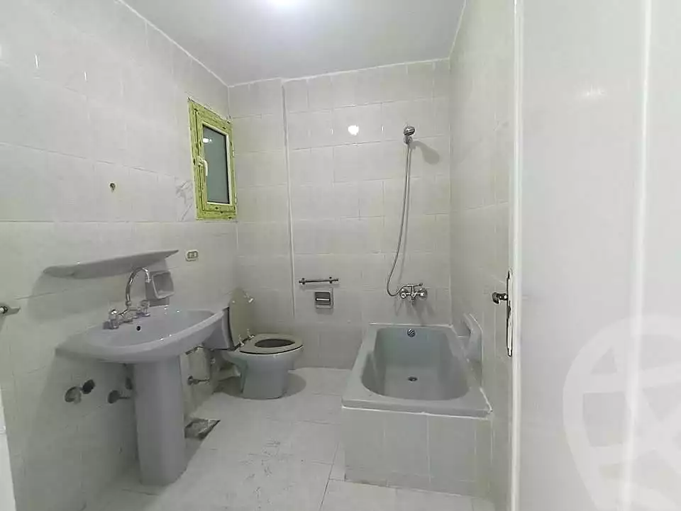 https://aqarmap.com.eg/en/listing/7202215-for-sale-alexandria-al-agamy-shataa-el-nakheel
