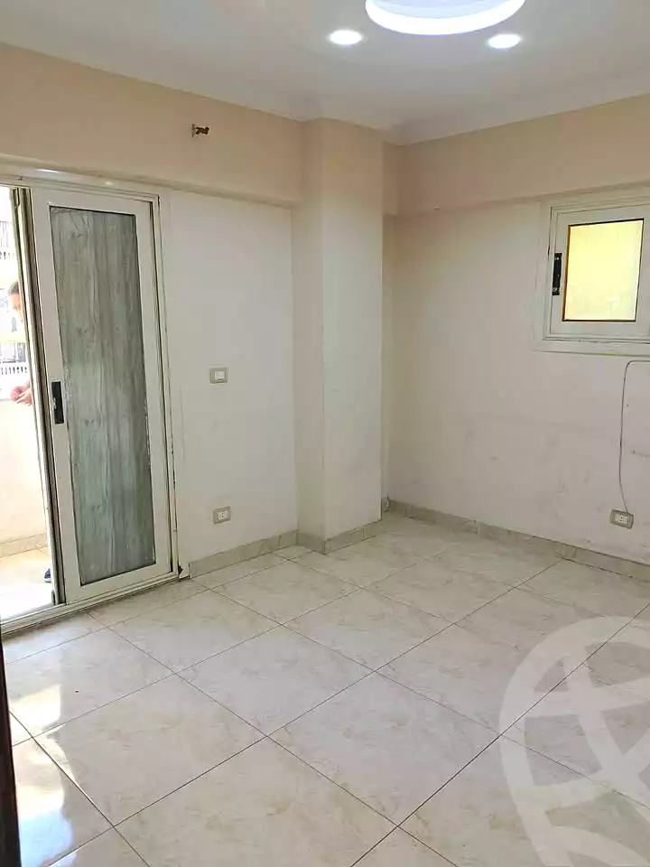 https://aqarmap.com.eg/ar/listing/7202693-for-rent-alexandria-al-agamy-el-daresa-st