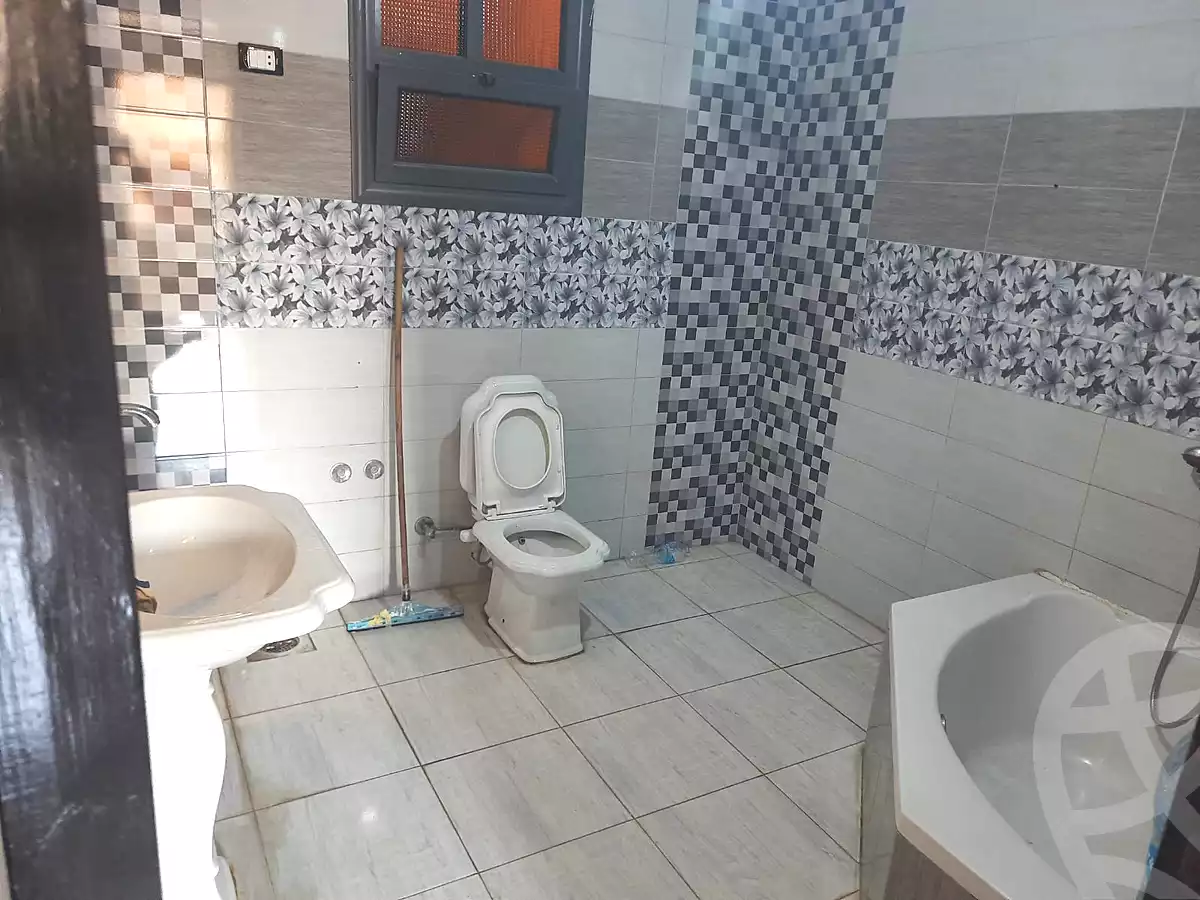 https://aqarmap.com.eg/ar/listing/7202728-for-sale-cairo-helwan-mahmoud-khater-st