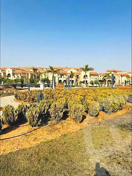 https://aqarmap.com.eg/en/listing/7202772-for-sale-cairo-el-shorouk-compounds-yfy-ryzydns