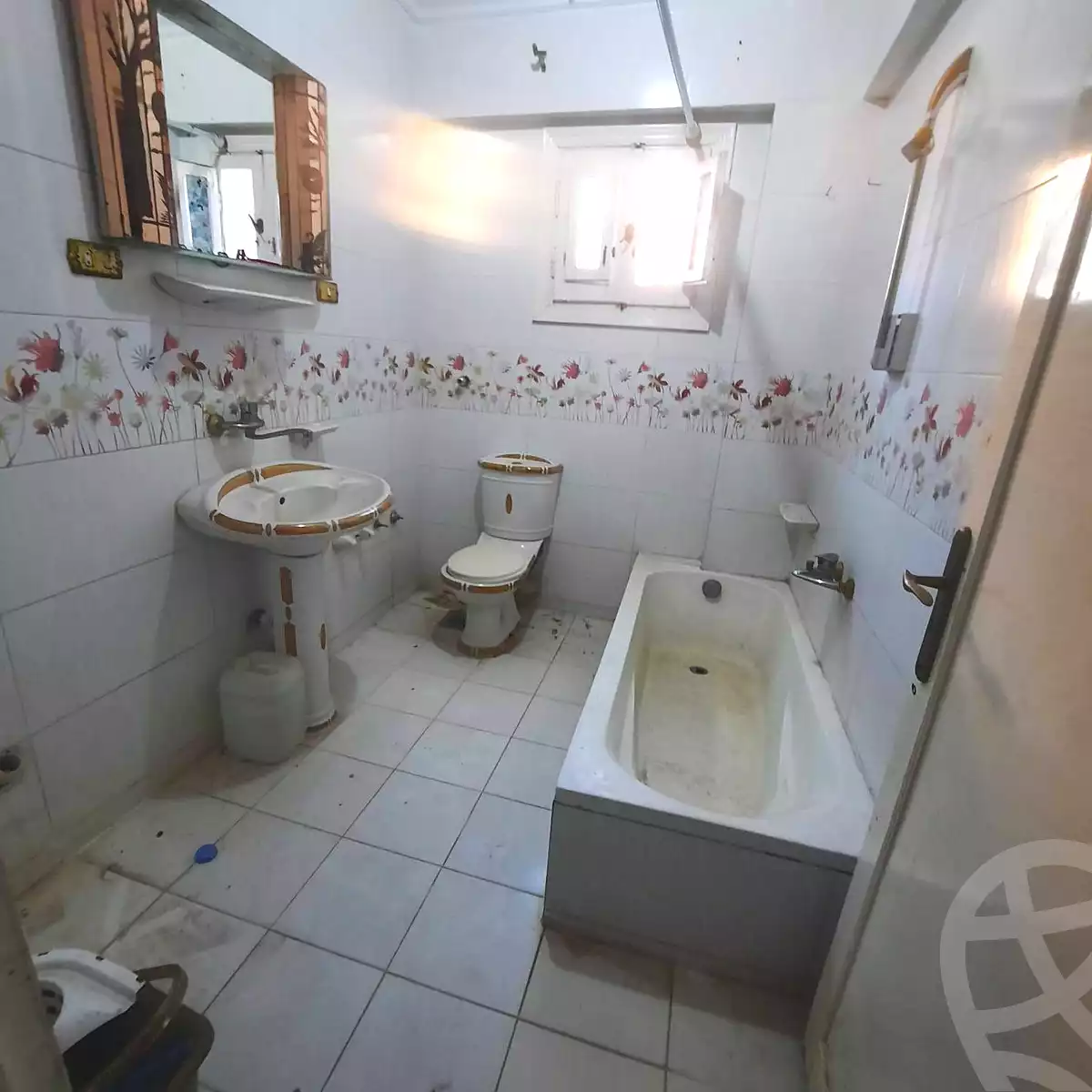 https://aqarmap.com.eg/ar/listing/7203008-for-sale-alexandria-al-agamy-el-hanouvel-al-asdakaa-st