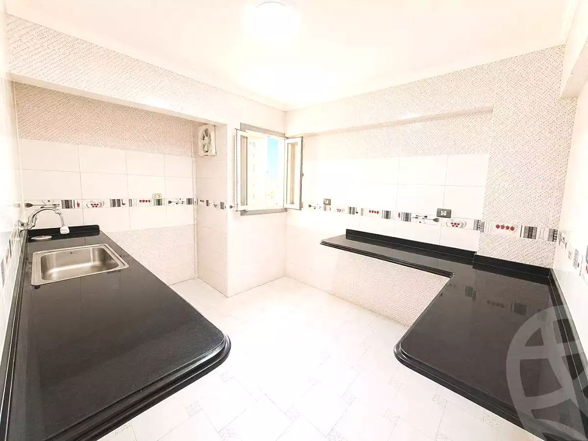 https://aqarmap.com.eg/ar/listing/7203462-for-sale-alexandria-camp-cesar-port-said-street