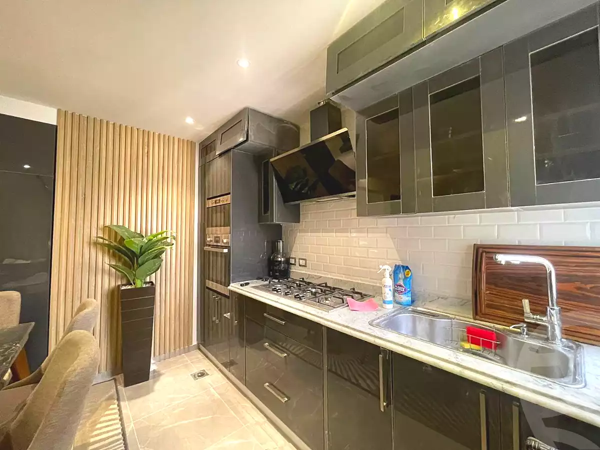 https://aqarmap.com.eg/en/listing/7204579-for-sale-cairo-new-cairo-compounds-mountain-view-hyde-park
