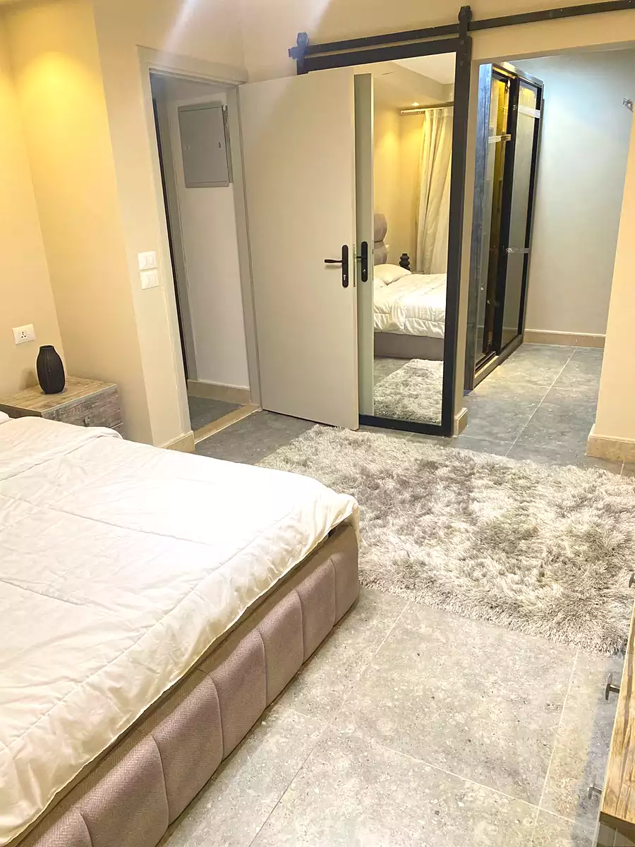 https://aqarmap.com.eg/en/listing/7204817-for-rent-cairo-el-sheikh-zayed-city-compounds-beverly-hills