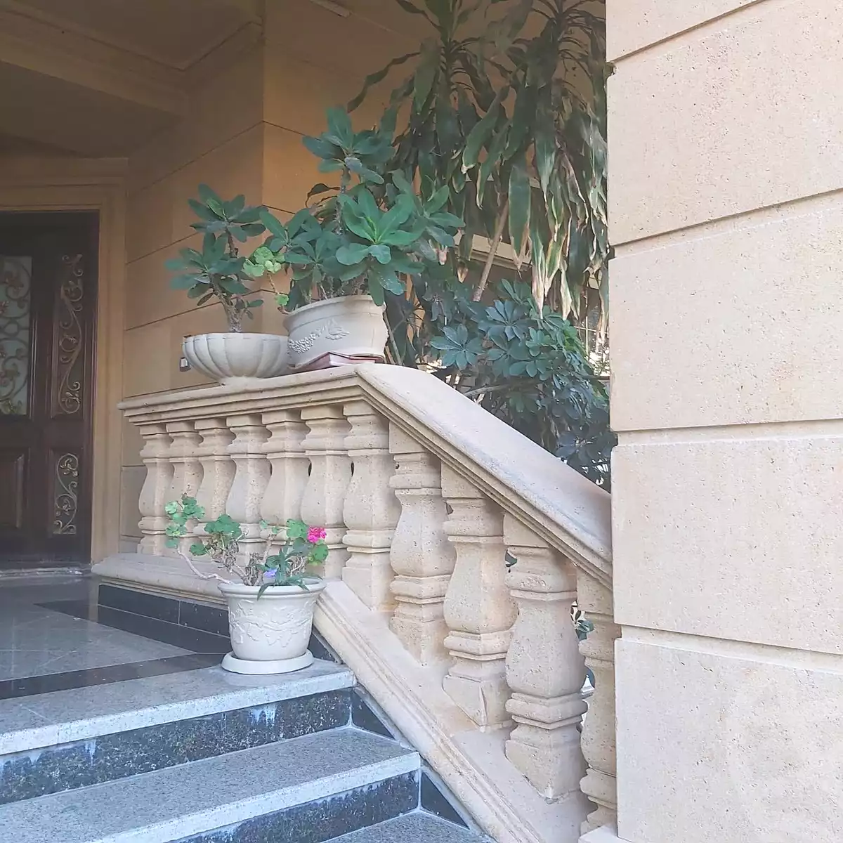 https://aqarmap.com.eg/ar/listing/7205211-for-sale-cairo-new-cairo-el-ahyaa-first-neighborhood-omar-ibn-abd-el-aziz-st