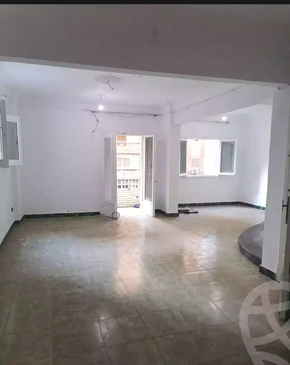 https://aqarmap.com.eg/ar/listing/7205382-for-rent-alexandria-miami-shr-jml-bd-lnsr