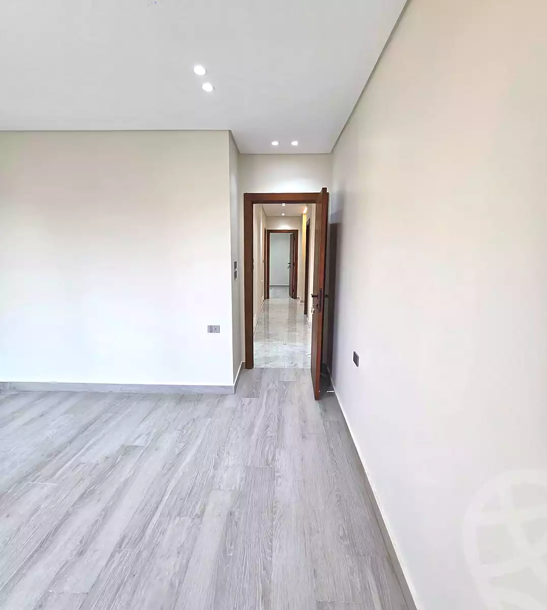 https://aqarmap.com.eg/ar/listing/7205424-for-sale-cairo-el-sheikh-zayed-city-small-investor