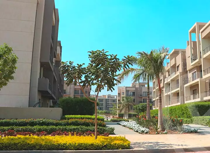 https://aqarmap.com.eg/ar/listing/7205557-for-sale-cairo-new-cairo-compounds-fifth-square