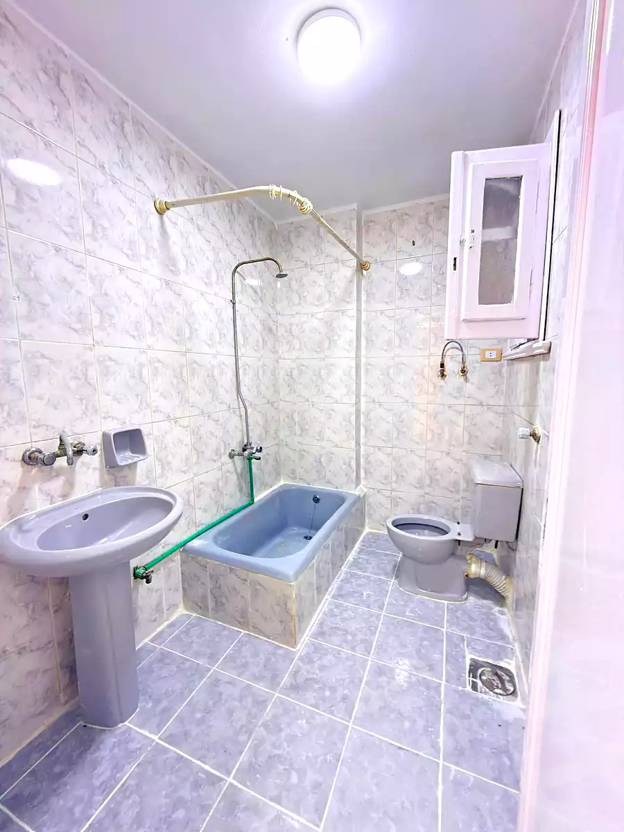 https://aqarmap.com.eg/ar/listing/7205948-for-sale-alexandria-al-agamy-shataa-el-nakheel