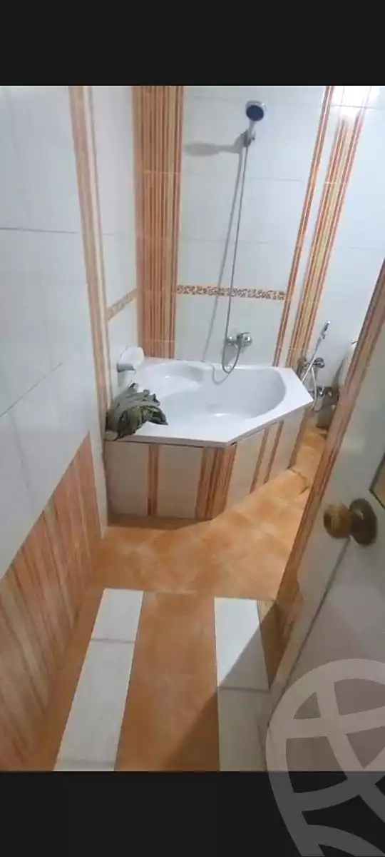https://aqarmap.com.eg/ar/listing/7206578-for-sale-cairo-helwan-helwan-el-sharkeya-abd-el-rahman-pasha-st