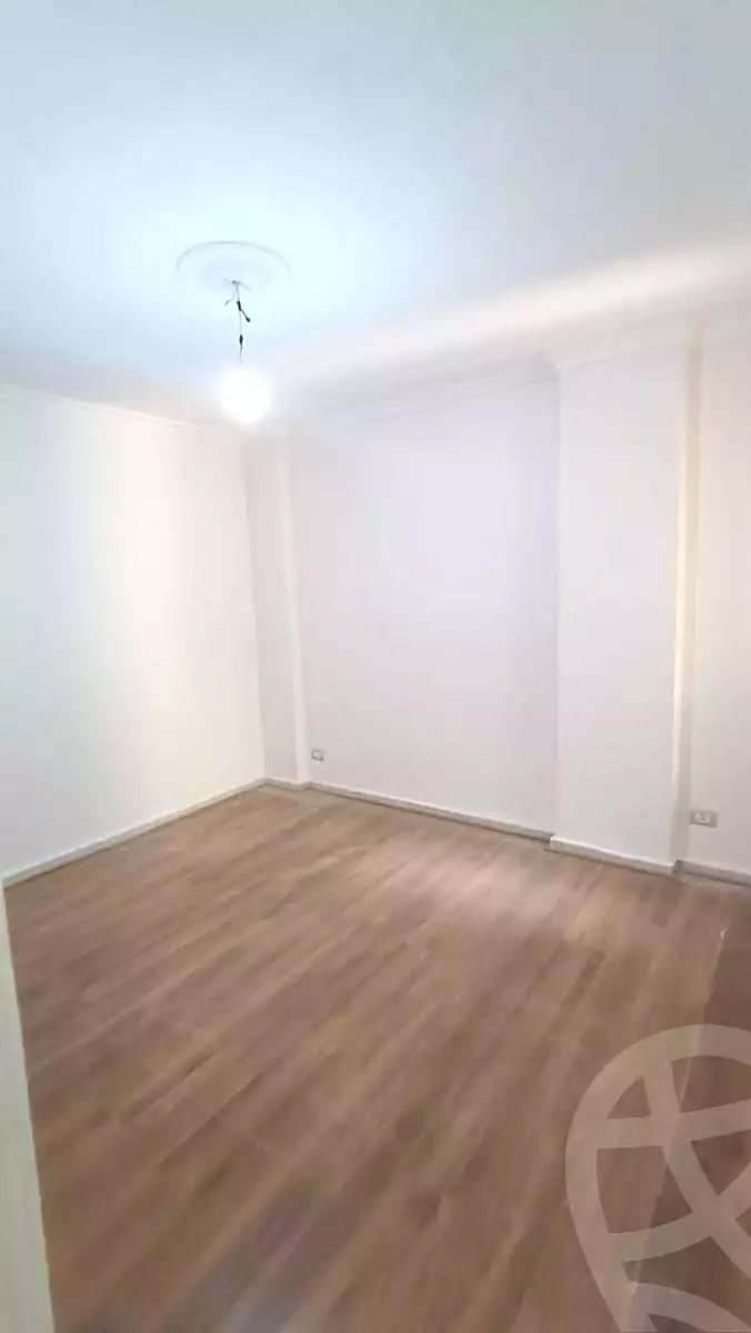 https://aqarmap.com.eg/ar/listing/7206961-for-sale-alexandria-ganaklis