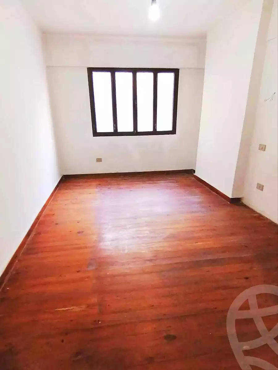 https://aqarmap.com.eg/ar/listing/7207028-for-sale-alexandria-el-asafra-l-sfr-bhry