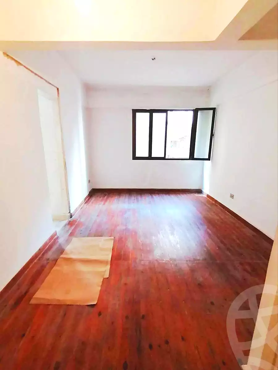 https://aqarmap.com.eg/ar/listing/7208630-for-sale-alexandria-el-asafra-l-sfr-bhry
