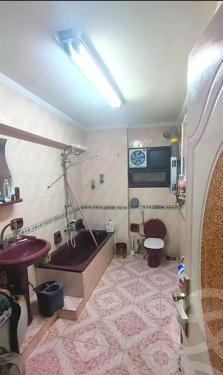 https://aqarmap.com.eg/en/listing/7208637-for-sale-cairo-ain-shams-ahmed-esmat-st