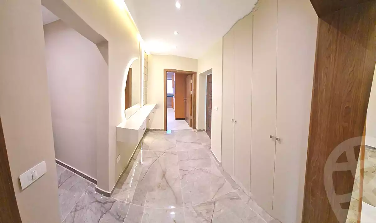 https://aqarmap.com.eg/en/listing/7209054-for-sale-cairo-new-cairo-compounds-mountain-view-hyde-park