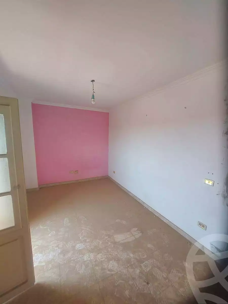 https://aqarmap.com.eg/ar/listing/7209084-for-sale-cairo-helwan-el-shareaa-el-sharby-st