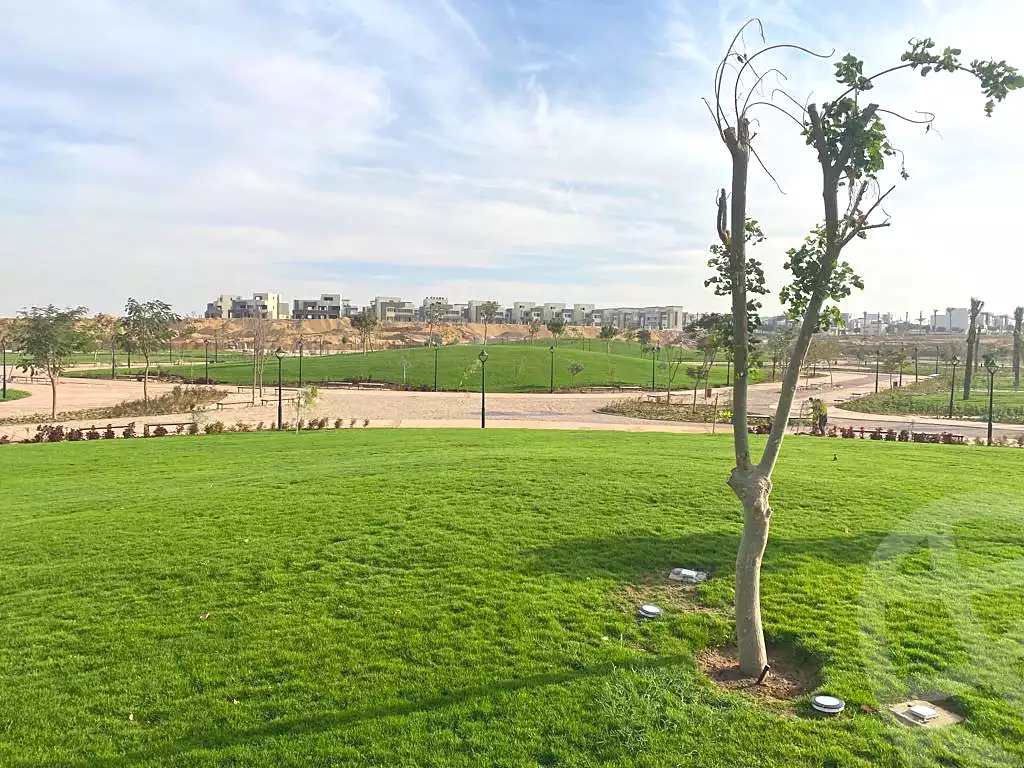 https://aqarmap.com.eg/en/listing/7209085-for-sale-cairo-new-cairo-compounds-hyde-park-centre-ville-hyde-park