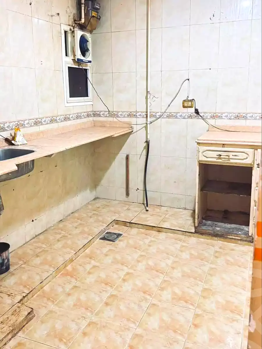 https://aqarmap.com.eg/ar/listing/7209390-for-sale-alexandria-al-agamy-el-hanouvel-el-kholafaa-el-rashdeen-st