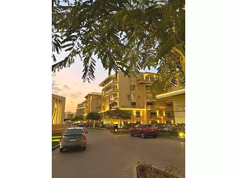 https://aqarmap.com.eg/ar/listing/7209741-for-sale-cairo-new-cairo-compounds-mwntn-fyw-y-syty-club-park-mountain-view-icity