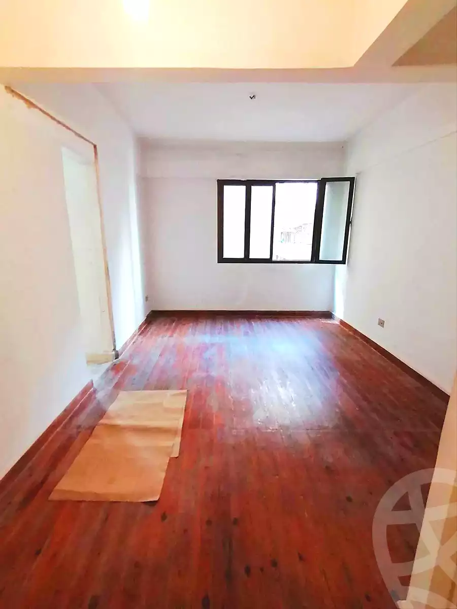 https://aqarmap.com.eg/ar/listing/7210133-for-sale-alexandria-el-asafra-l-sfr-bhry