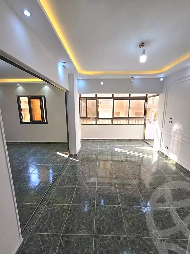 https://aqarmap.com.eg/ar/listing/7210358-for-sale-alexandria-miami-shr-jml-bd-lnsr