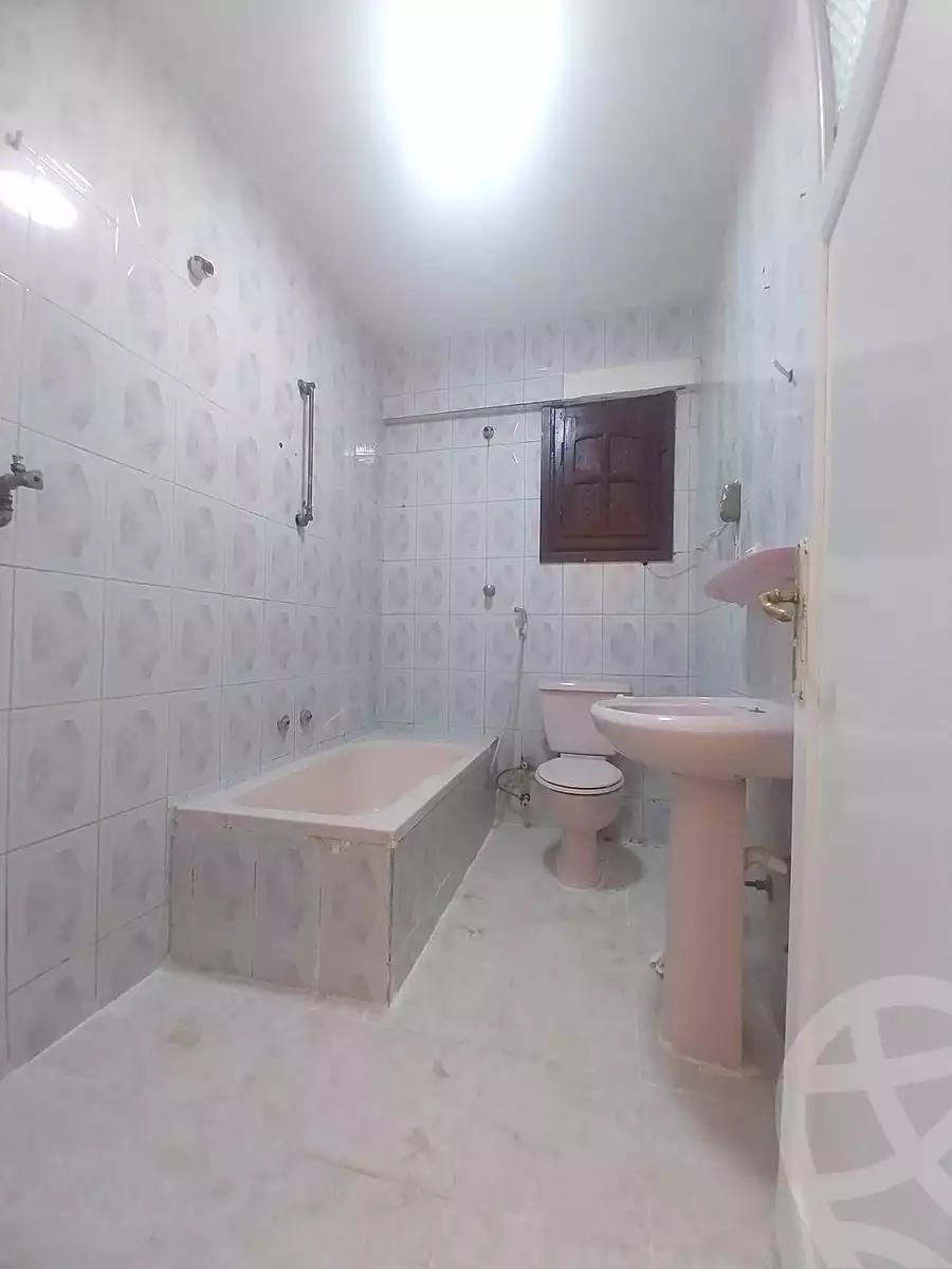 https://aqarmap.com.eg/en/listing/7210698-for-sale-alexandria-al-agamy-shataa-el-nakheel