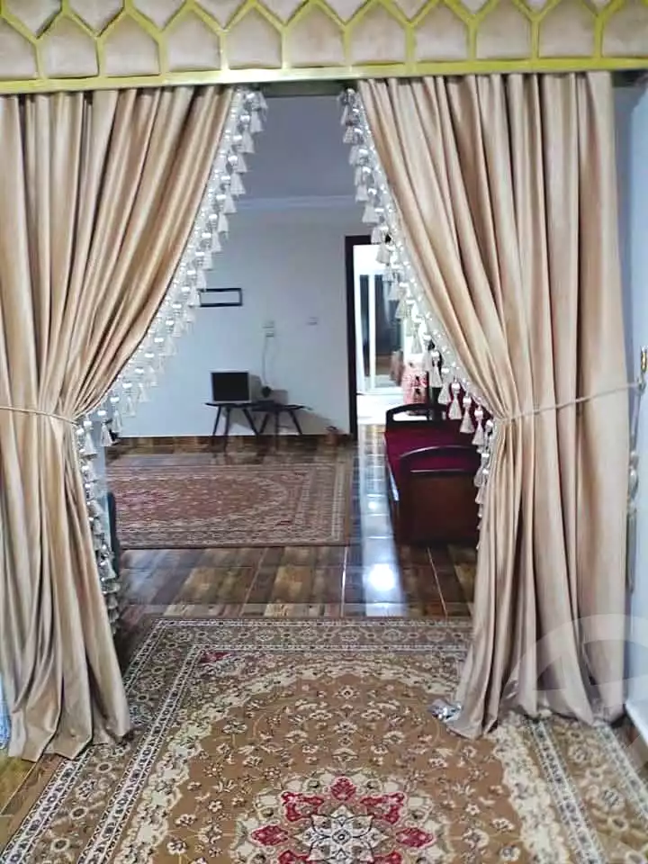 https://aqarmap.com.eg/ar/listing/7211022-for-sale-cairo-helwan-ahmed-enci-st