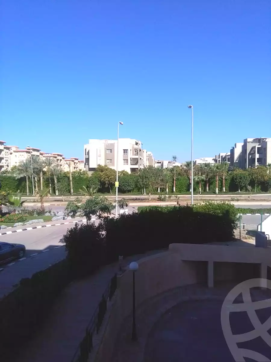 https://aqarmap.com.eg/en/listing/7211437-for-sale-cairo-new-cairo-compounds-fifth-square