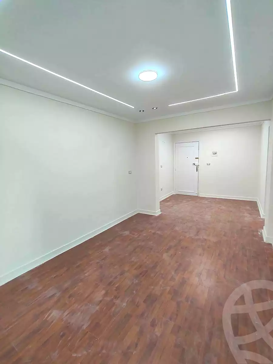https://aqarmap.com.eg/ar/listing/7212200-for-rent-alexandria-miami-iskandar-ibrahim-st