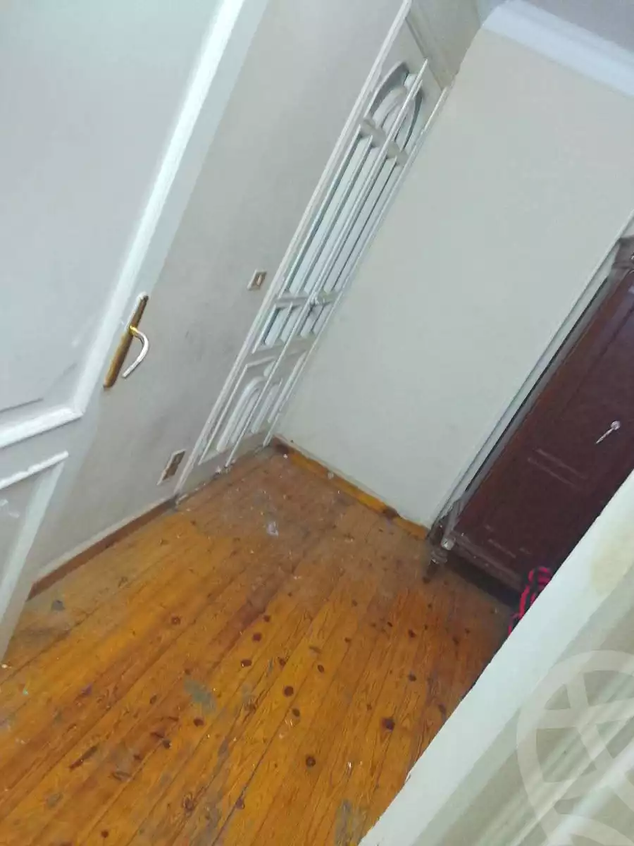 https://aqarmap.com.eg/ar/listing/7212367-for-sale-cairo-helwan-ahmed-enci-st