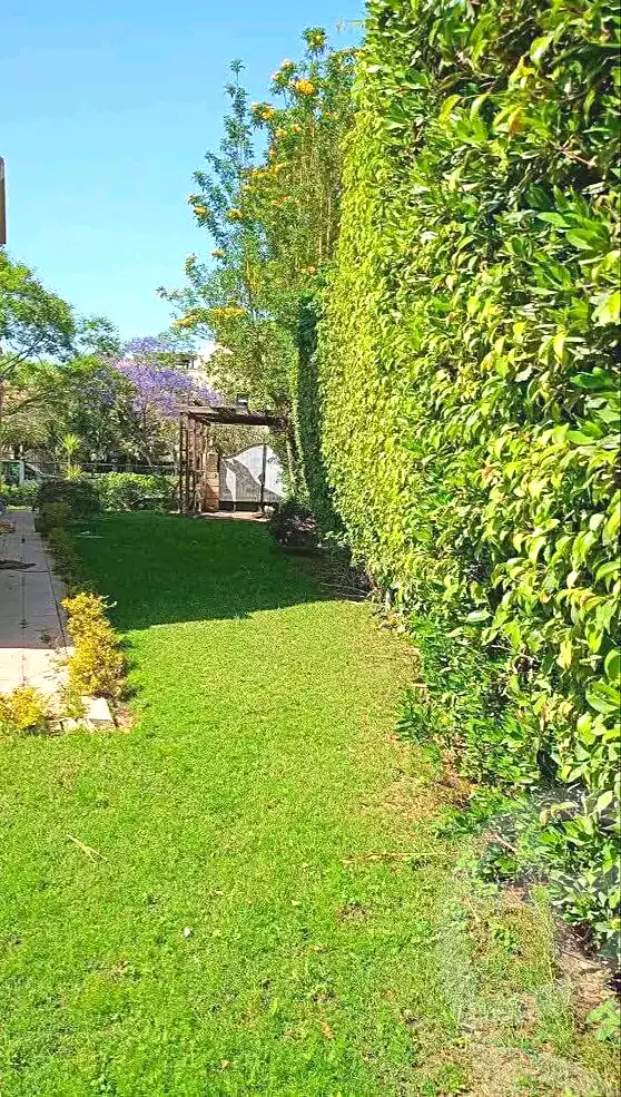 https://aqarmap.com.eg/en/listing/7212715-for-sale-cairo-new-cairo-compounds-blm-hylz-nyw-kyrw