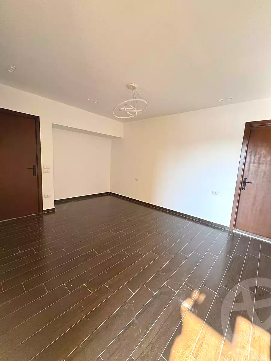 https://aqarmap.com.eg/ar/listing/7213175-for-sale-cairo-el-sheikh-zayed-city-compounds-el-khamayel